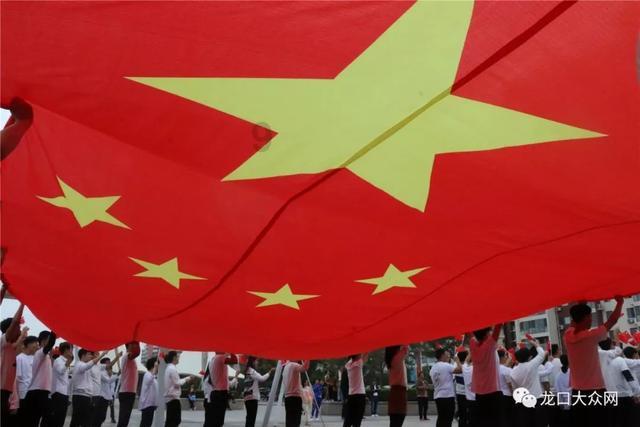 朋友说大过年的叫我开心点怎么回答？游戏画面